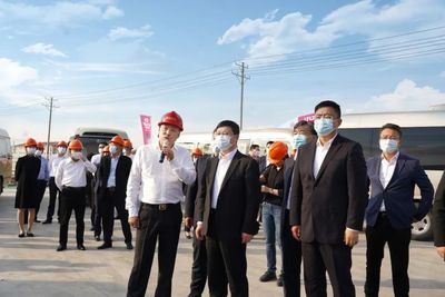 小刀无锡智能新工厂引发重点关注!区委书记周文栋一行莅临指导!